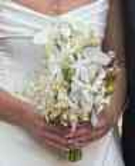 Not ideal: low-resolution bouquet photo